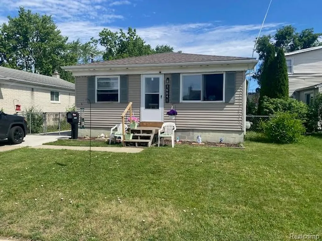 16841 Stephens Drive Eastpointe City MI 48021