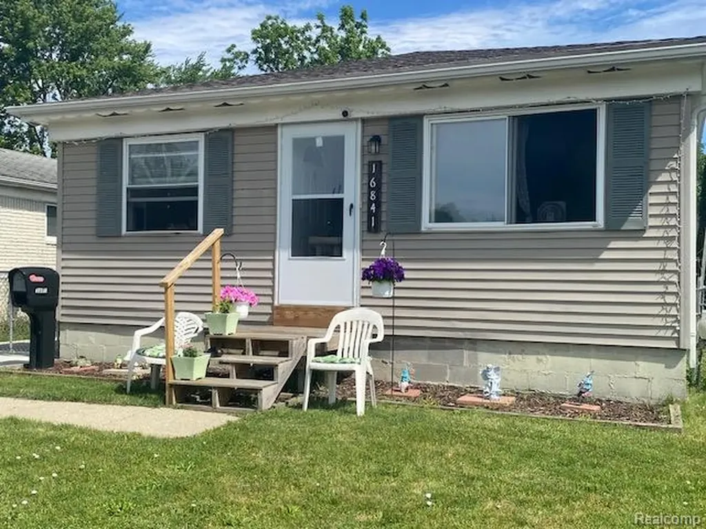 16841 Stephens Drive Eastpointe City MI 48021