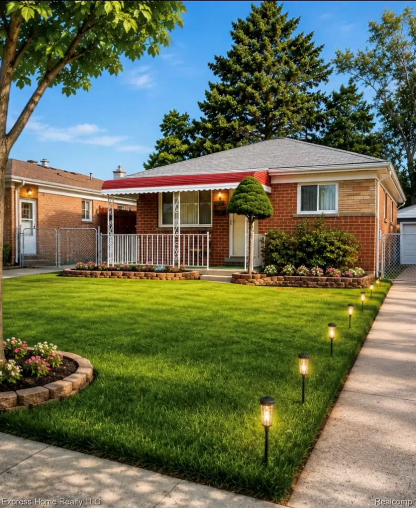 27374 Townsend Avenue Warren City MI 48092