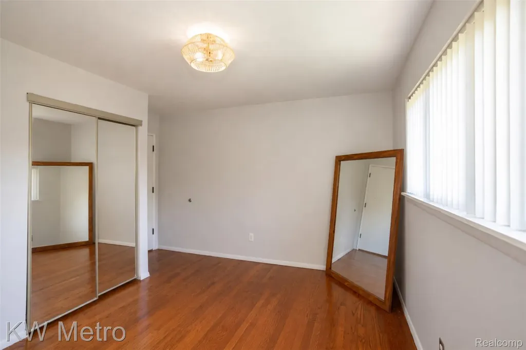 29171 Mark Avenue Madison Heights City MI 48071