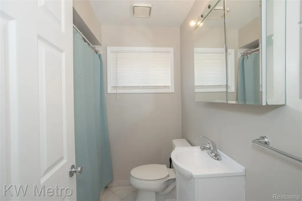 29171 Mark Avenue Madison Heights City MI 48071