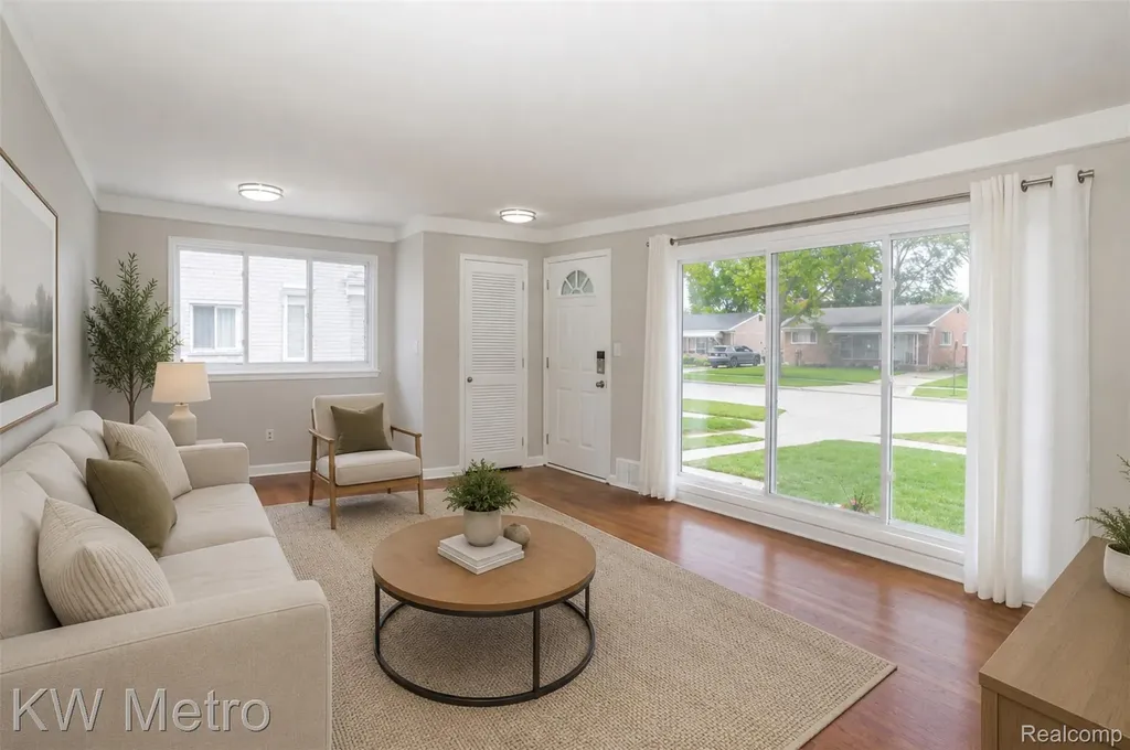 29171 Mark Avenue Madison Heights City MI 48071