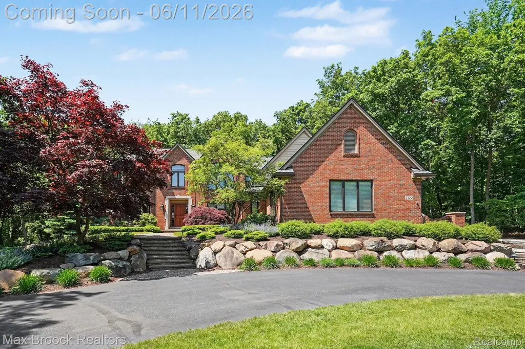 1300 Oak Hollow Drive Milford Charter Township MI 48380