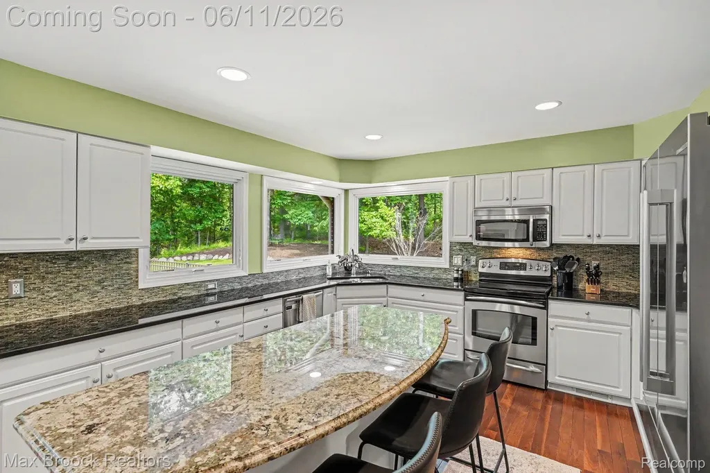 1300 Oak Hollow Drive Milford Charter Township MI 48380