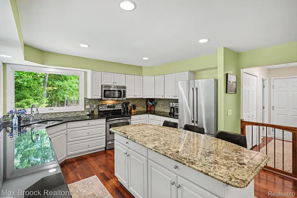 1300 Oak Hollow Drive Milford Charter Township MI 48380