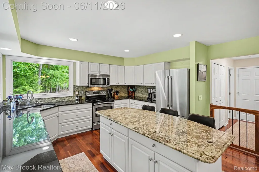 1300 Oak Hollow Drive Milford Charter Township MI 48380