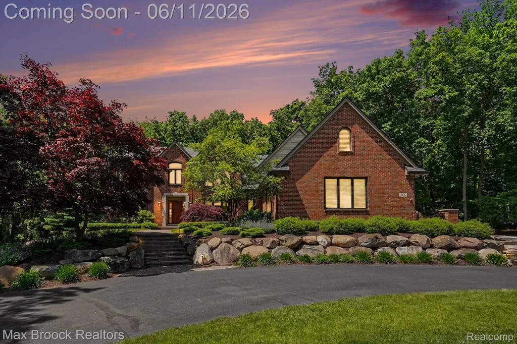 1300 Oak Hollow Drive Milford Charter Township MI 48380