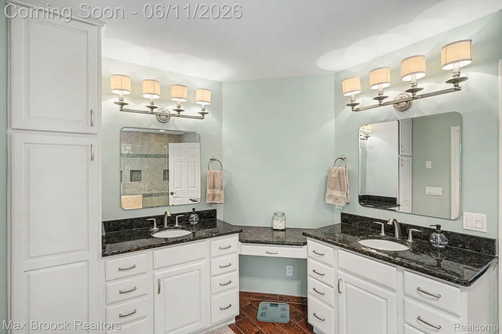 1300 Oak Hollow Drive Milford Charter Township MI 48380