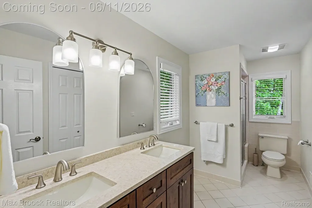 1300 Oak Hollow Drive Milford Charter Township MI 48380
