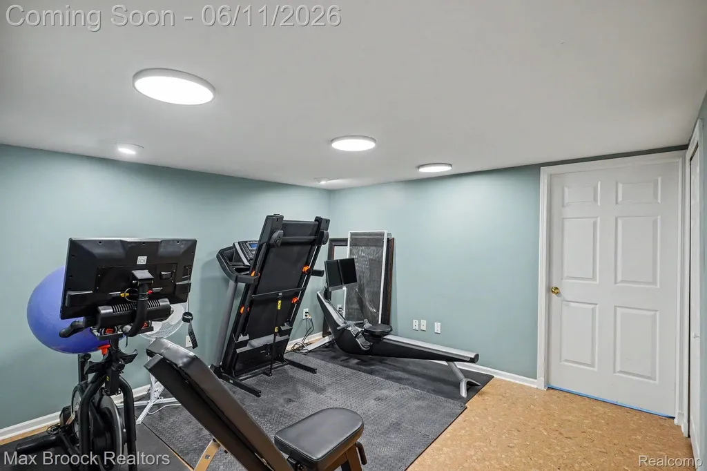 1300 Oak Hollow Drive Milford Charter Township MI 48380