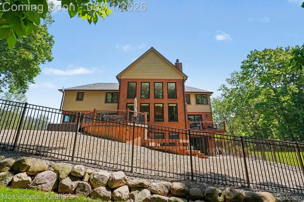 1300 Oak Hollow Drive Milford Charter Township MI 48380