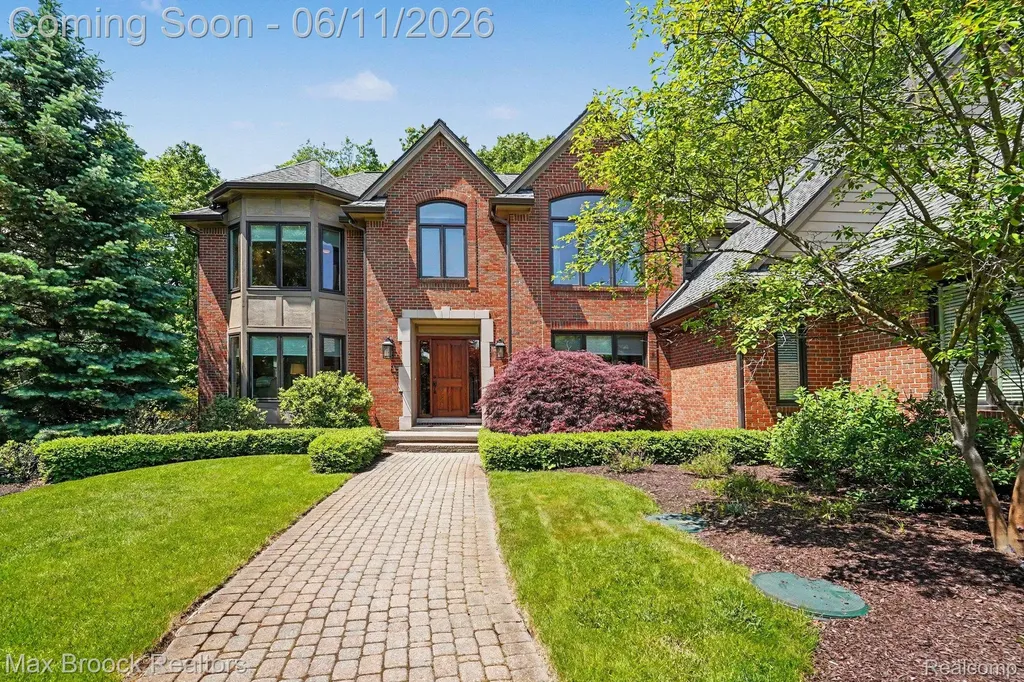 1300 Oak Hollow Drive Milford Charter Township MI 48380