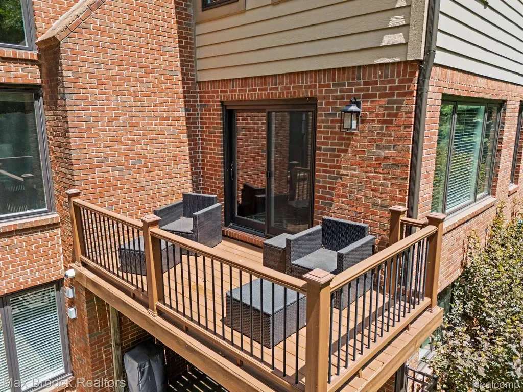 1300 Oak Hollow Drive Milford Charter Township MI 48380