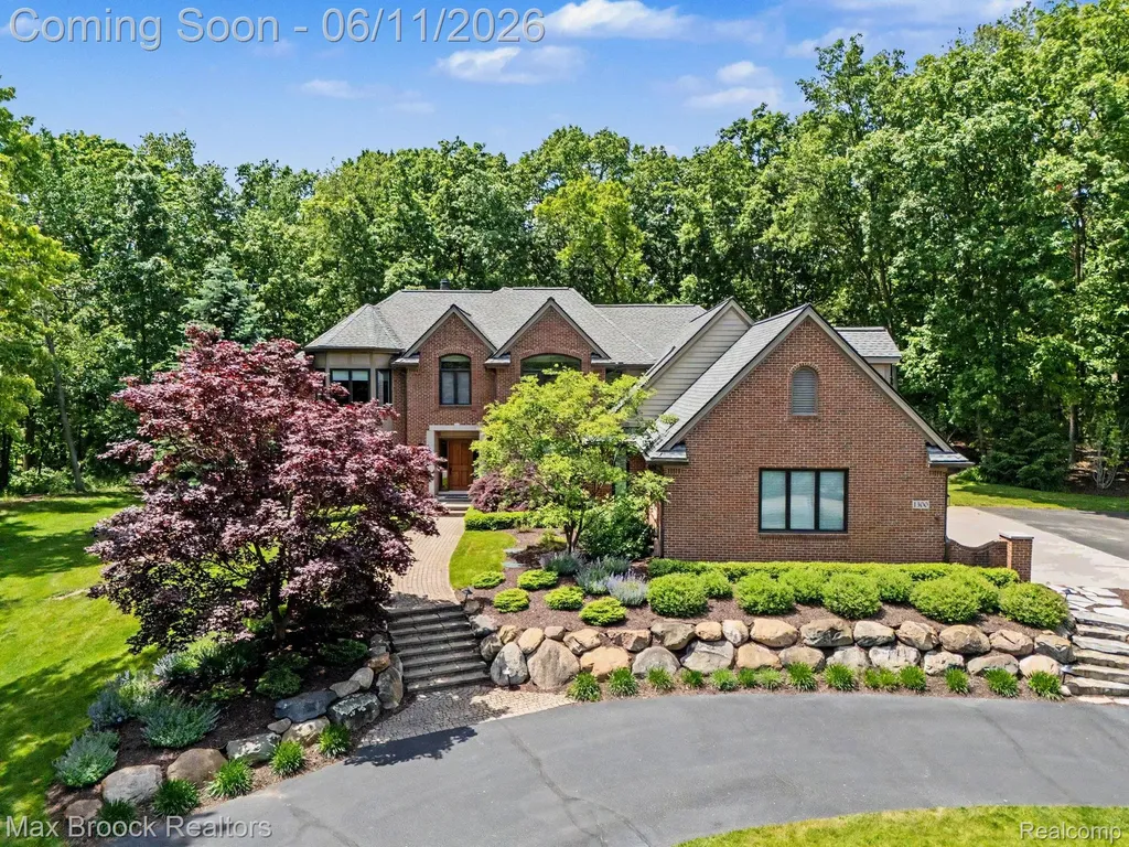 1300 Oak Hollow Drive Milford Charter Township MI 48380