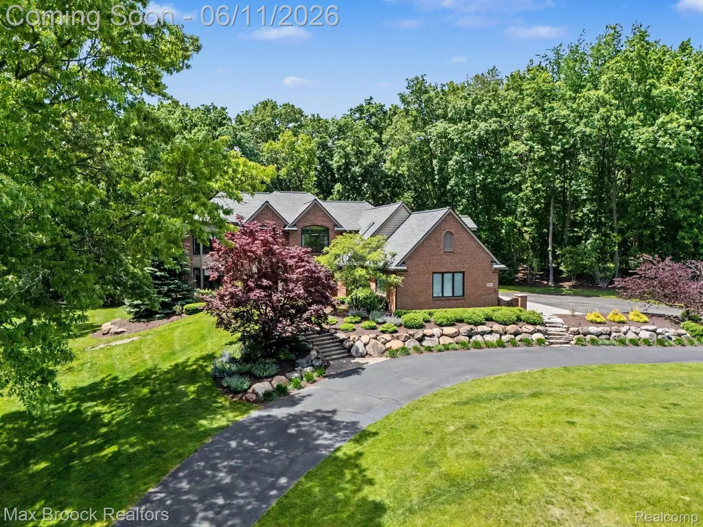 1300 Oak Hollow Drive Milford Charter Township MI 48380