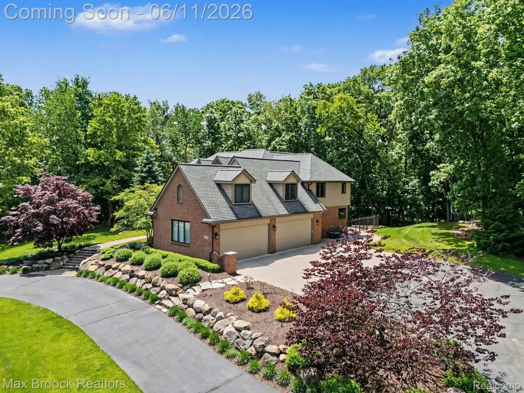 1300 Oak Hollow Drive Milford Charter Township MI 48380