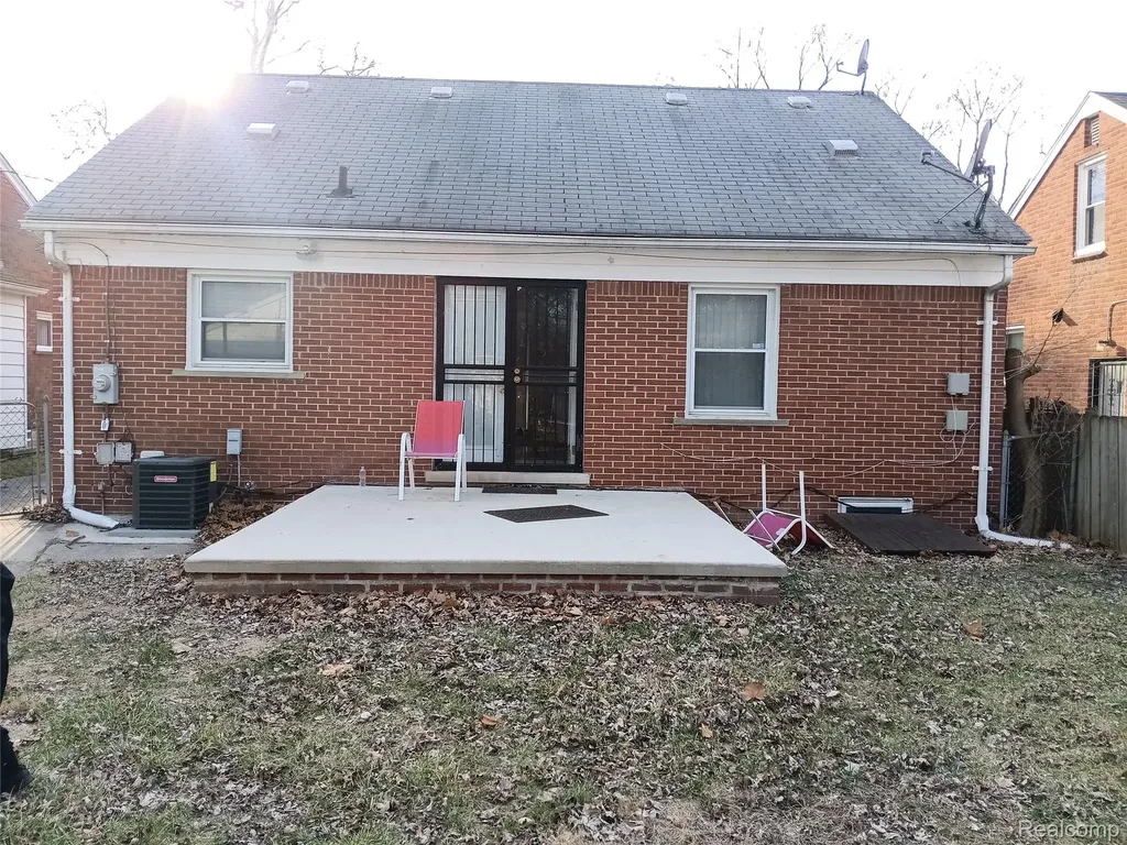 11332 Riverdale Redford Charter Township MI 48239