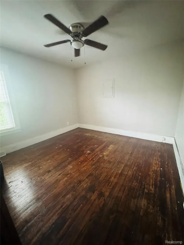 116 W Brooklyn Avenue Pontiac City MI 48340