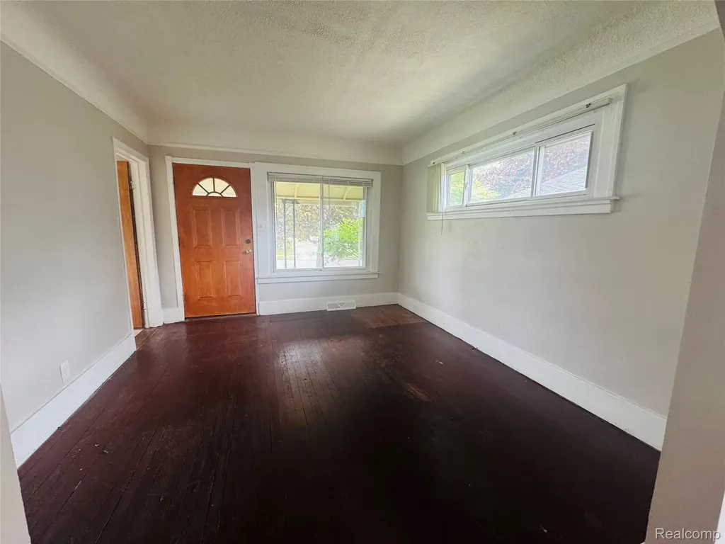 116 W Brooklyn Avenue Pontiac City MI 48340