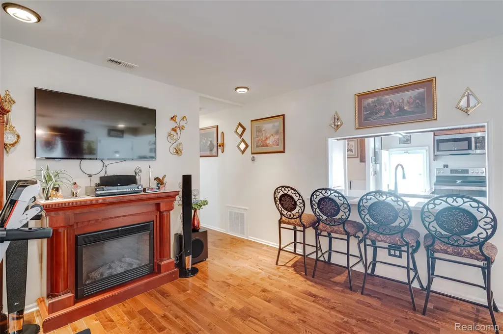 1571 University Avenue Lincoln Park City MI 48146