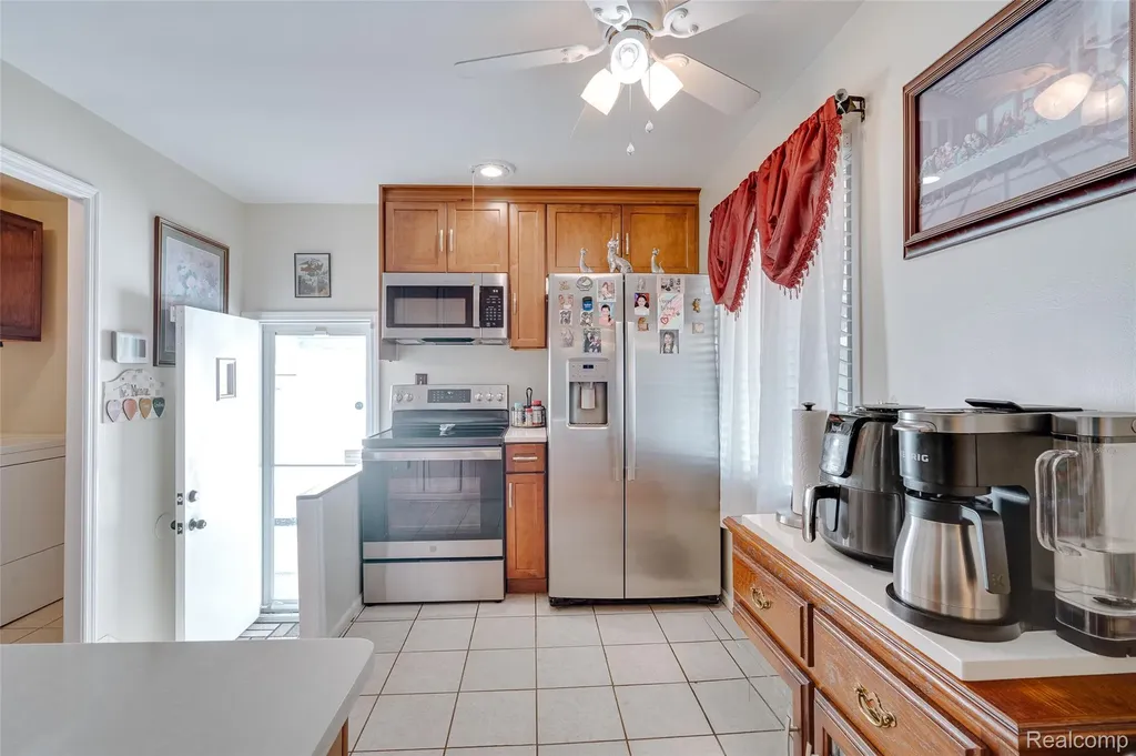 1571 University Avenue Lincoln Park City MI 48146