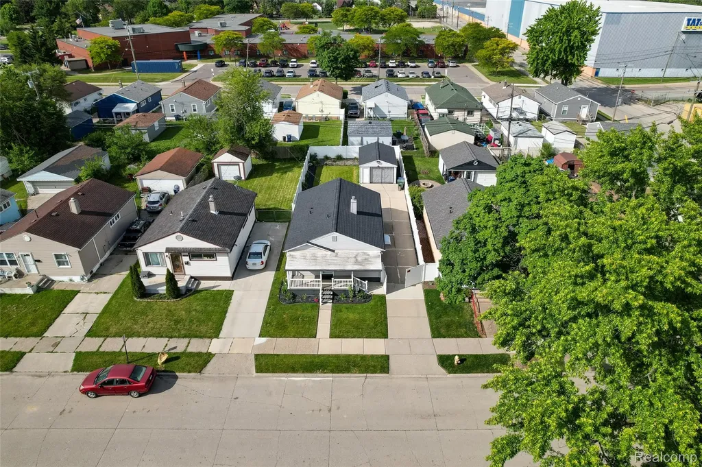 1571 University Avenue Lincoln Park City MI 48146