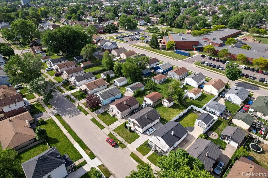 1571 University Avenue Lincoln Park City MI 48146