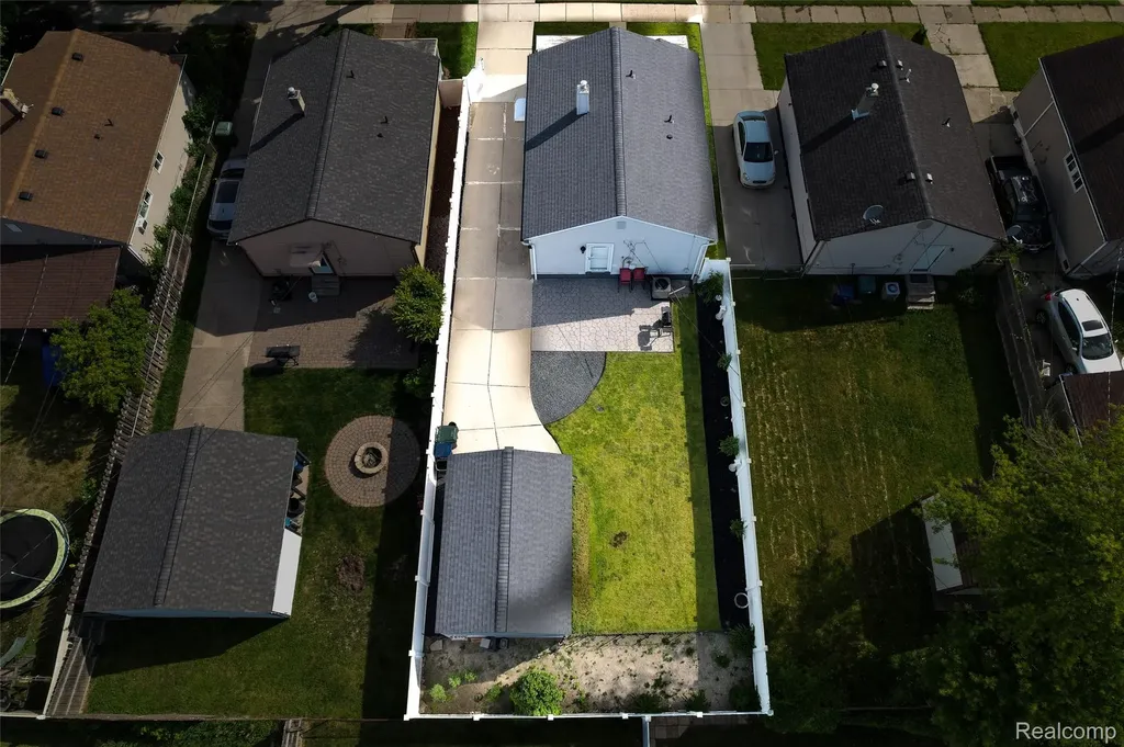 1571 University Avenue Lincoln Park City MI 48146