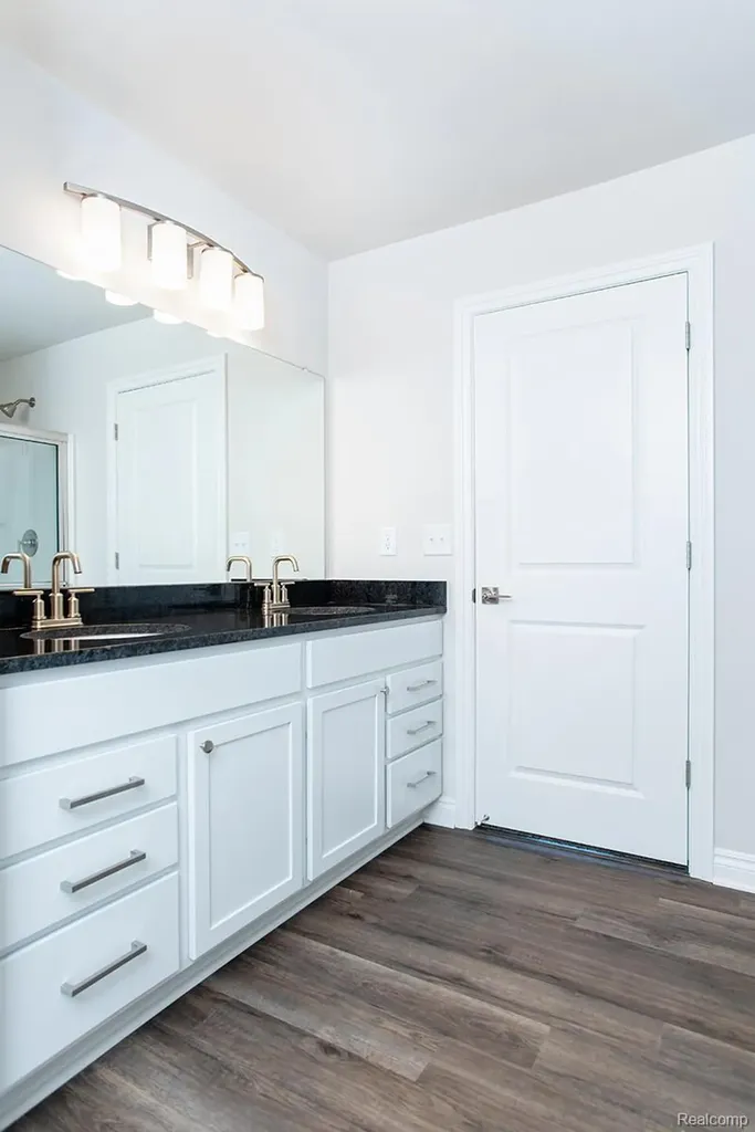 12 Grandview Circle Grandview Circle White Lake Charter Township MI 48386