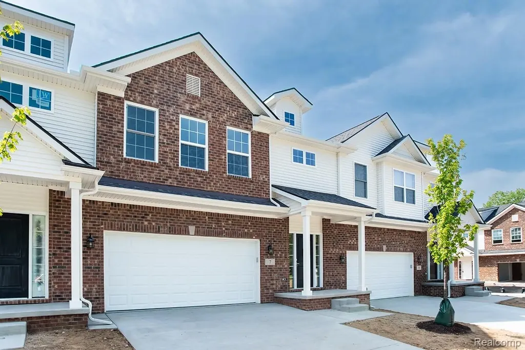 12 Grandview Circle Grandview Circle White Lake Charter Township MI 48386