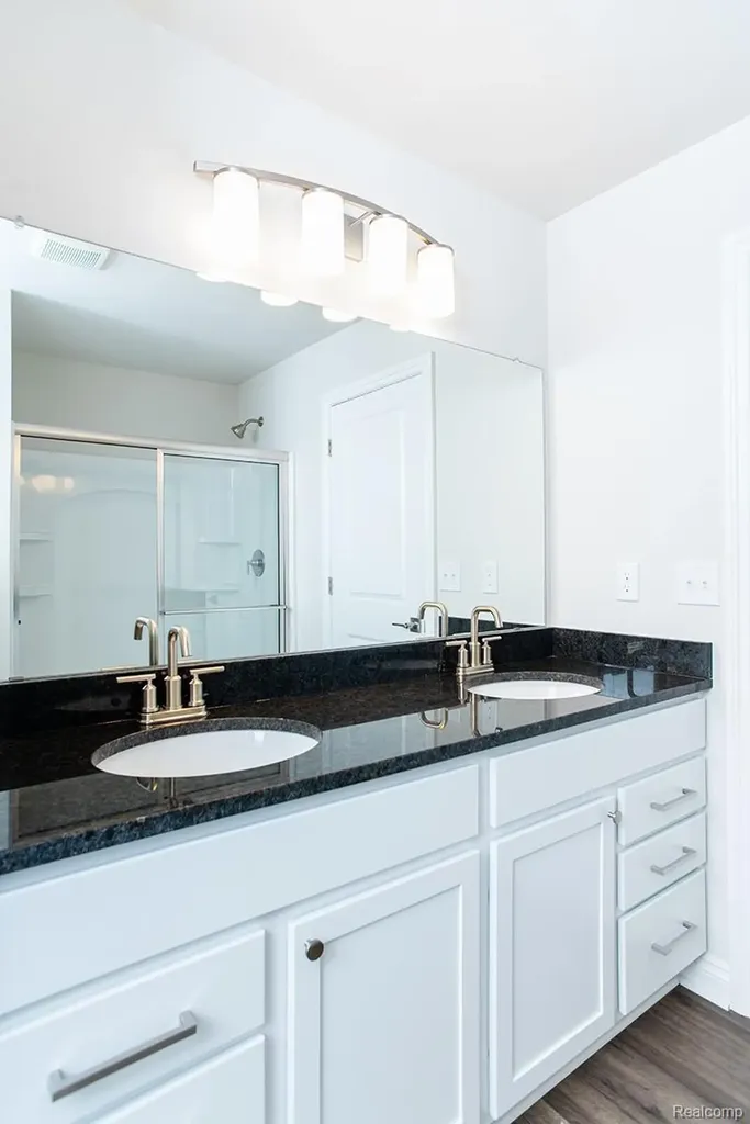 12 Grandview Circle Grandview Circle White Lake Charter Township MI 48386