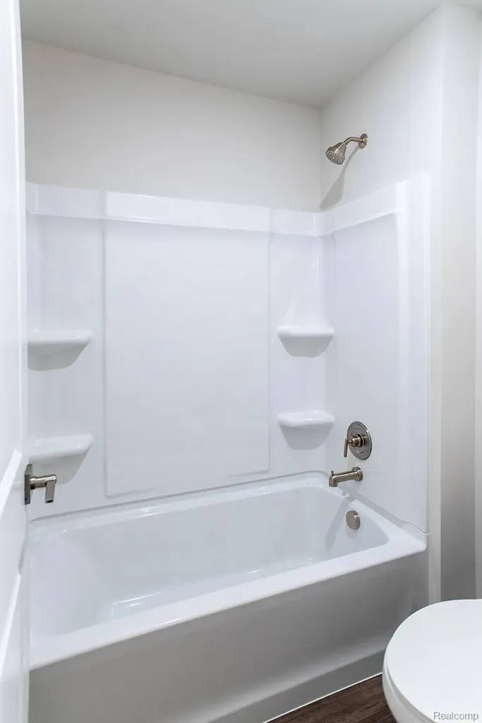 12 Grandview Circle Grandview Circle White Lake Charter Township MI 48386
