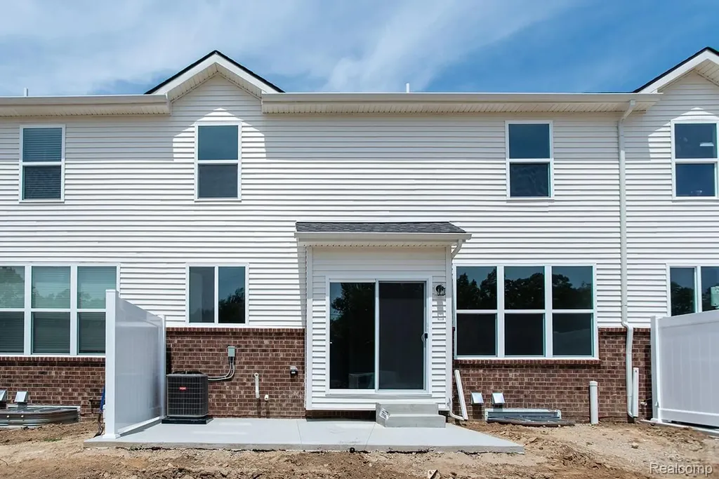 12 Grandview Circle Grandview Circle White Lake Charter Township MI 48386