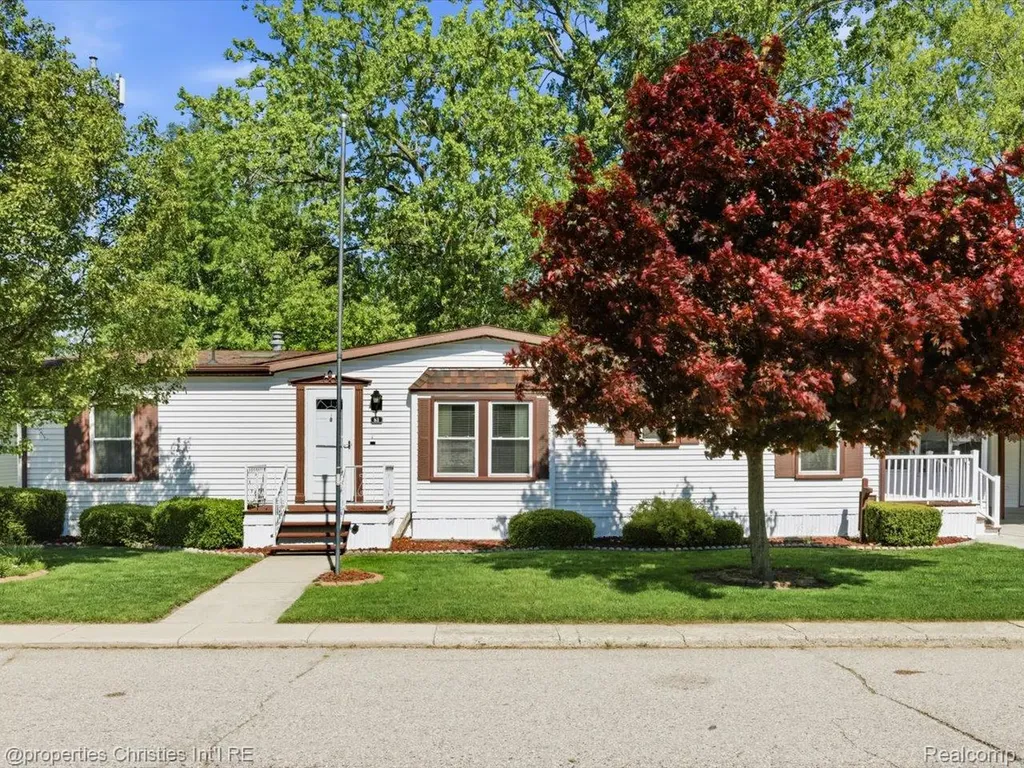 3333 Ravenswood Road Marysville City MI 48040