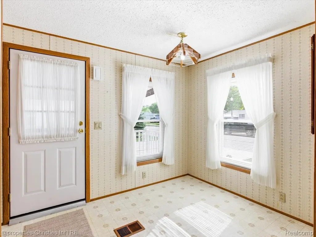 3333 Ravenswood Road Marysville City MI 48040