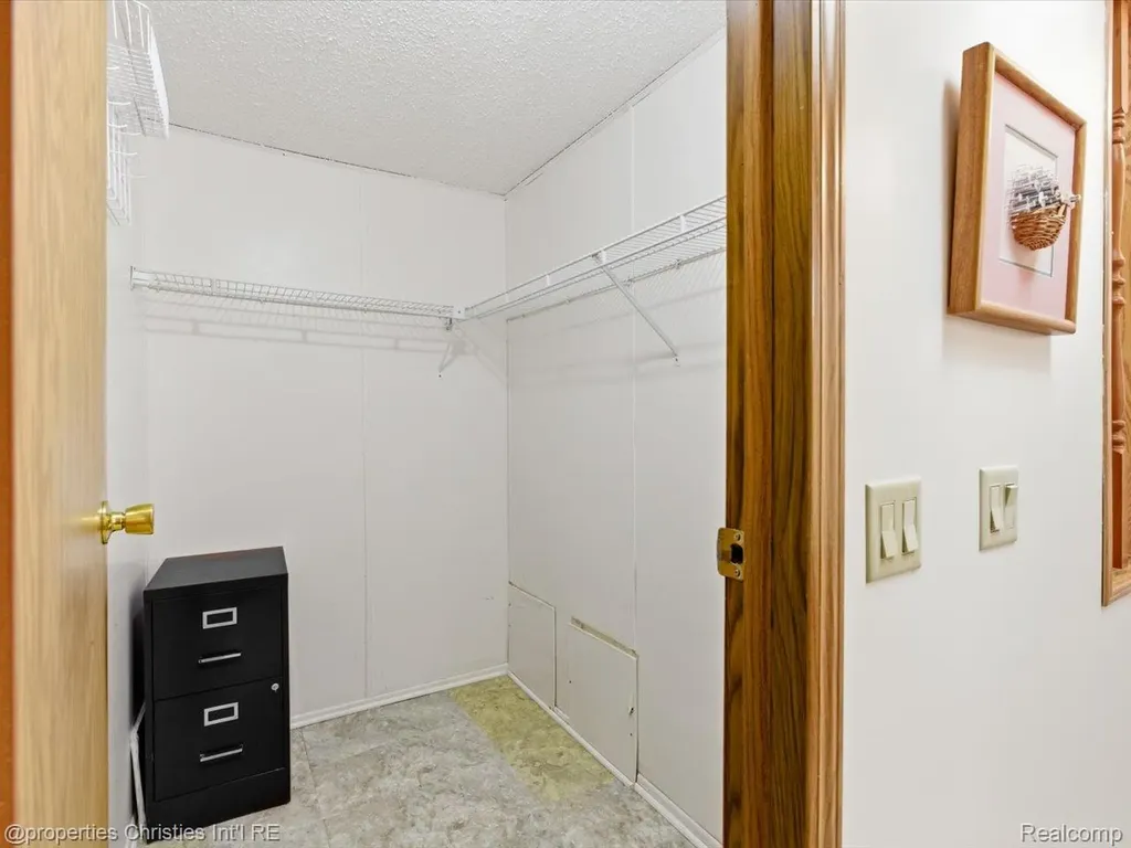 3333 Ravenswood Road Marysville City MI 48040
