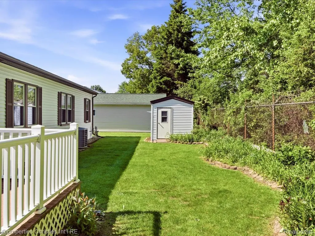 3333 Ravenswood Road Marysville City MI 48040