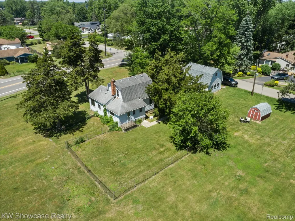 1634 S Commerce Road Walled Lake City MI 48390