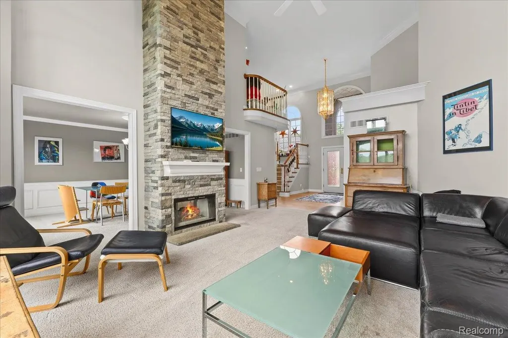 2160 W Buell Road Oakland Charter Township MI 48363