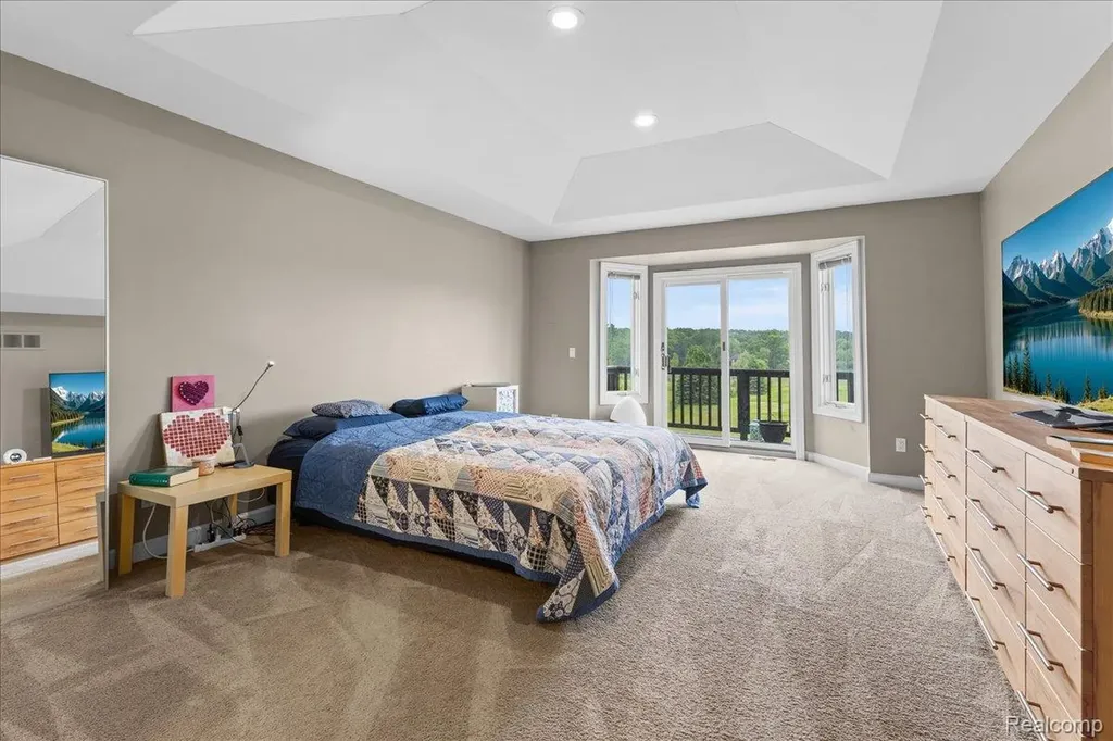 2160 W Buell Road Oakland Charter Township MI 48363