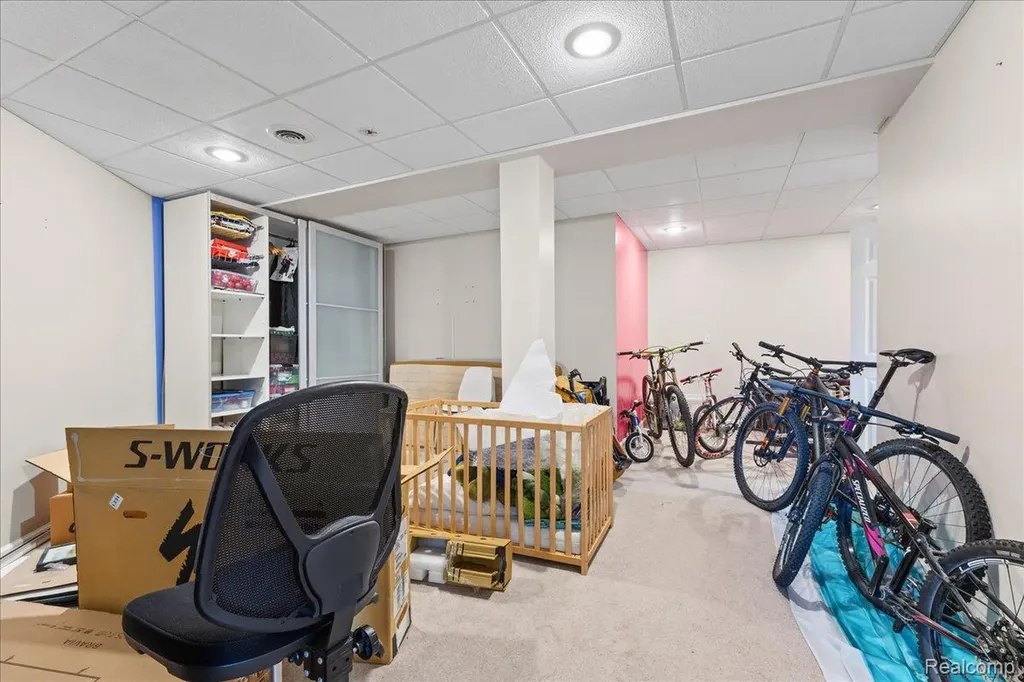 2160 W Buell Road Oakland Charter Township MI 48363
