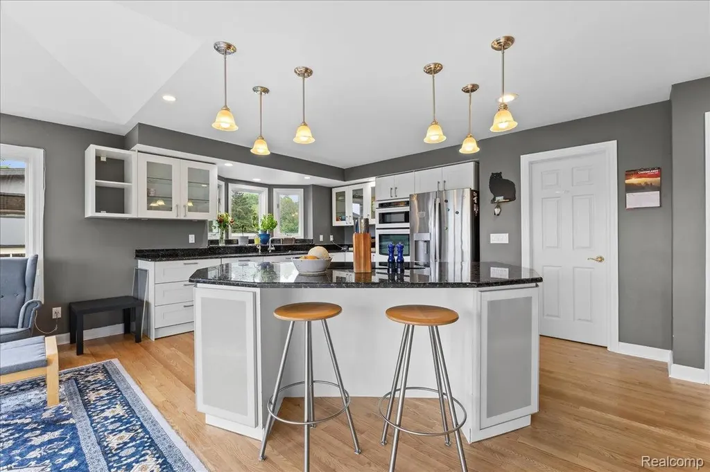 2160 W Buell Road Oakland Charter Township MI 48363