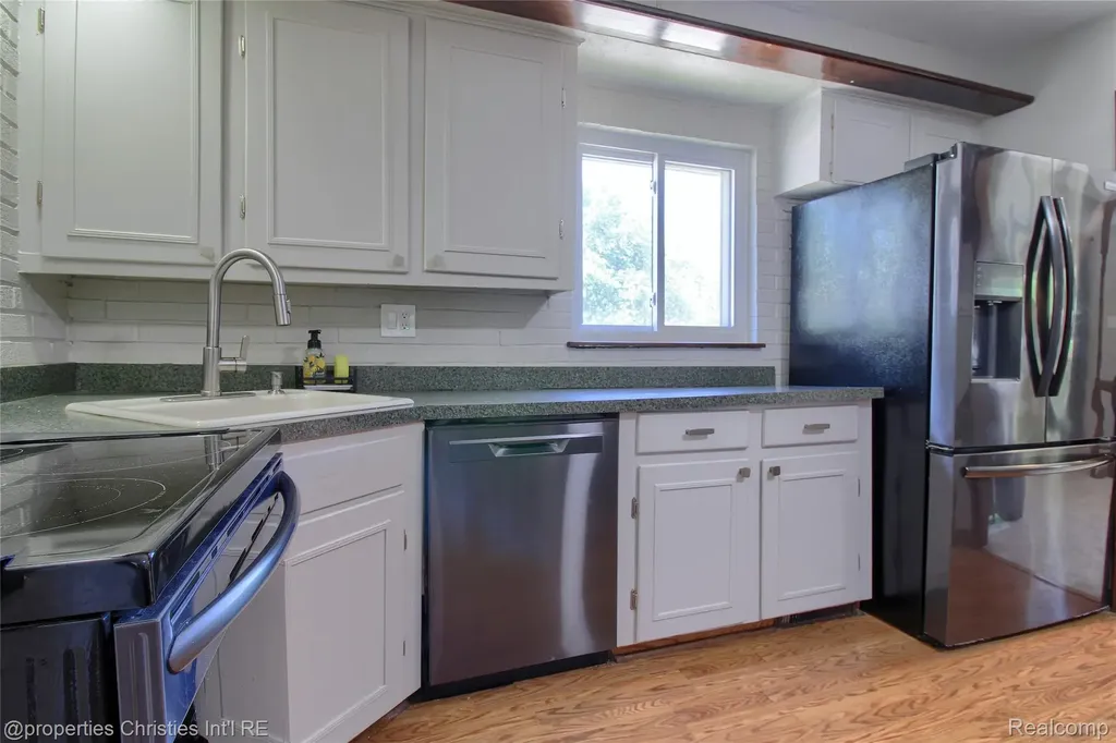3143 Prairie Avenue Royal Oak City MI 48073