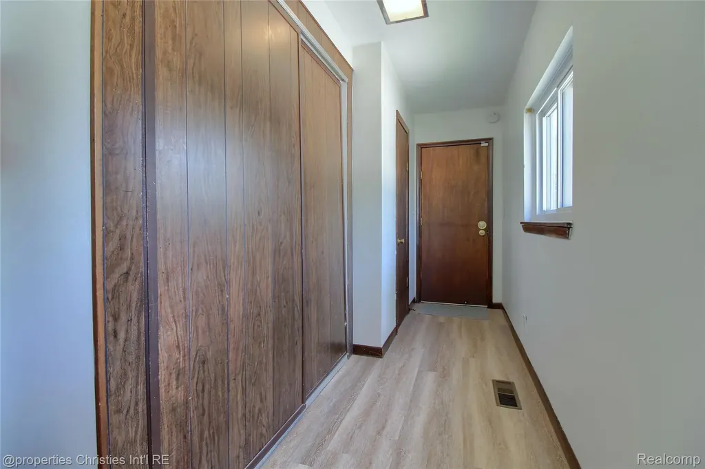 3143 Prairie Avenue Royal Oak City MI 48073