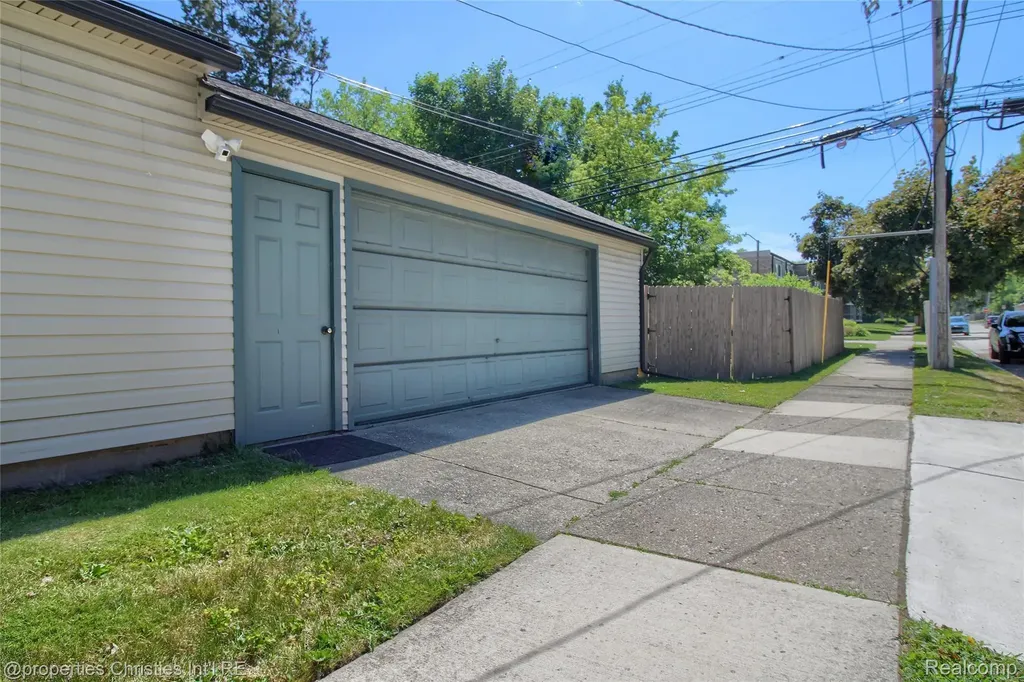 3143 Prairie Avenue Royal Oak City MI 48073