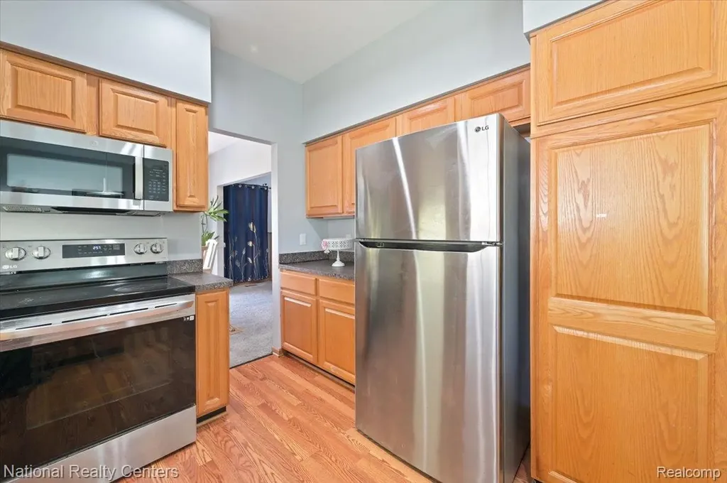 31055 Seneca Lane Novi City MI 48377