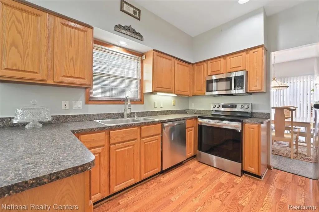 31055 Seneca Lane Novi City MI 48377