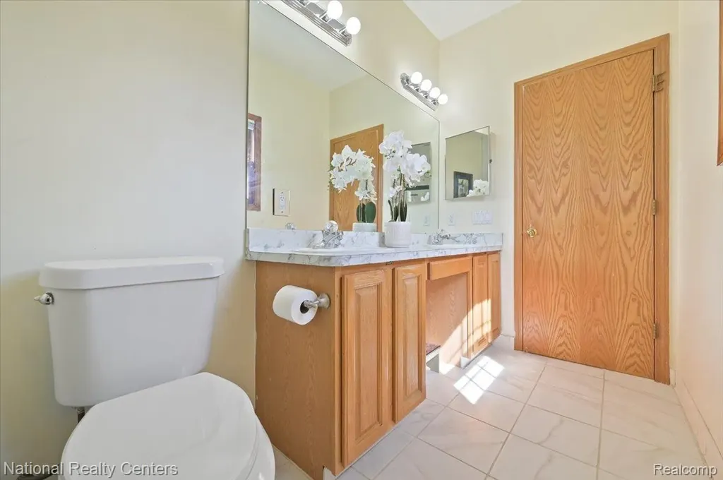 31055 Seneca Lane Novi City MI 48377