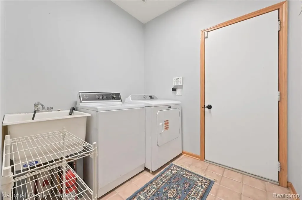 31055 Seneca Lane Novi City MI 48377