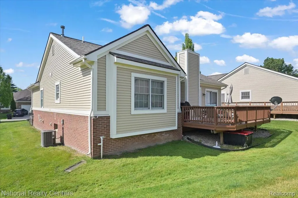 31055 Seneca Lane Novi City MI 48377